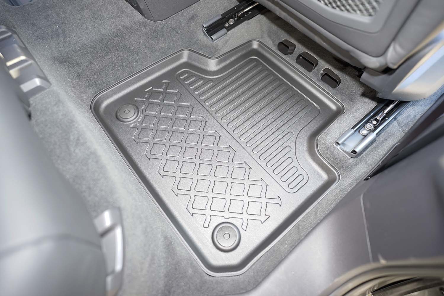 Covorase auto tip tavita Volkswagen Touareg III Facelift fabricatie 05.2023 - prezent, caroserie suv #1 - Auto Alorria