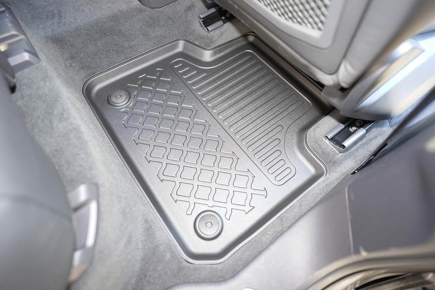 Covorase auto tip tavita Volkswagen Touareg III Facelift fabricatie 05.2023 - prezent, caroserie suv #1 - Auto Alorria