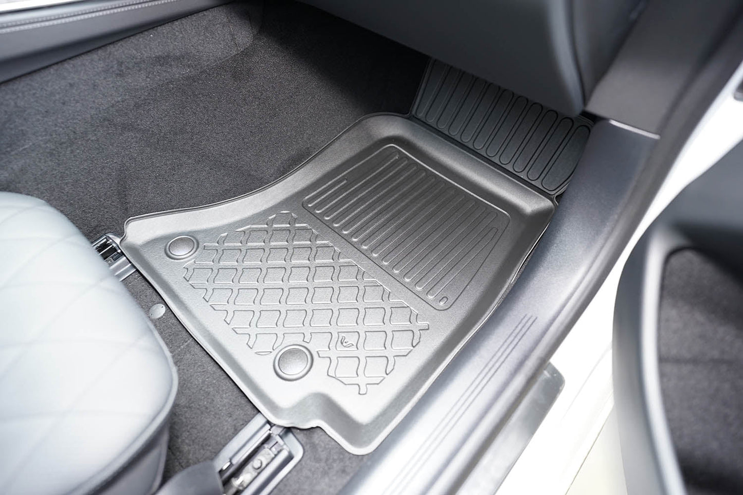 Covorase auto tip tavita Mercedes E-Class W214, an fabricatie 05.2023 - prezent, caroserie combi | 604029