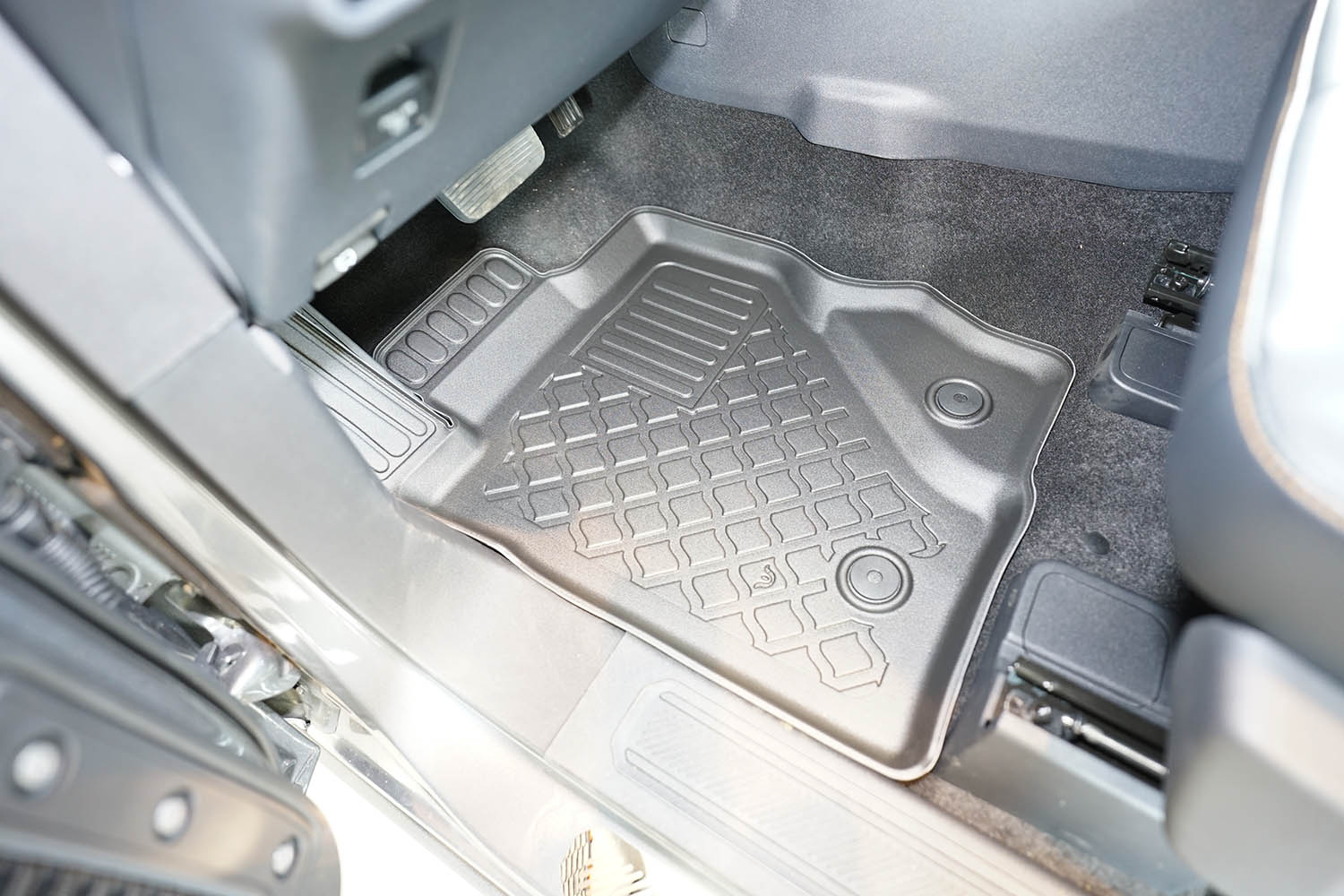 Covorase auto tip tavita Ford Bronco fabricatie 06.2021 - prezent, caroserie suv, 5 locuri #1 - Auto Alorria