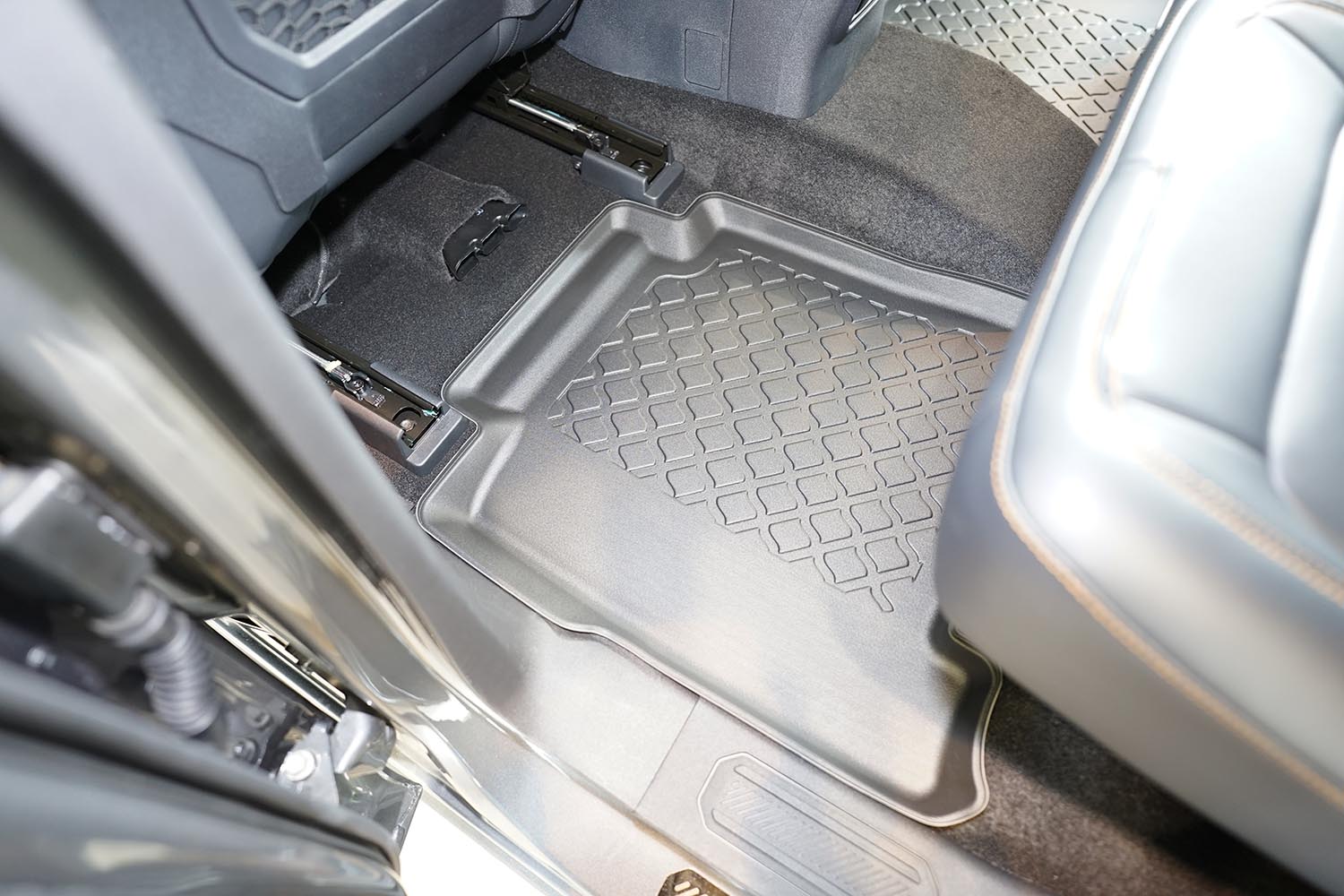 Covorase auto tip tavita Ford Bronco fabricatie 06.2021 - prezent, caroserie suv, 5 locuri #1 - Auto Alorria