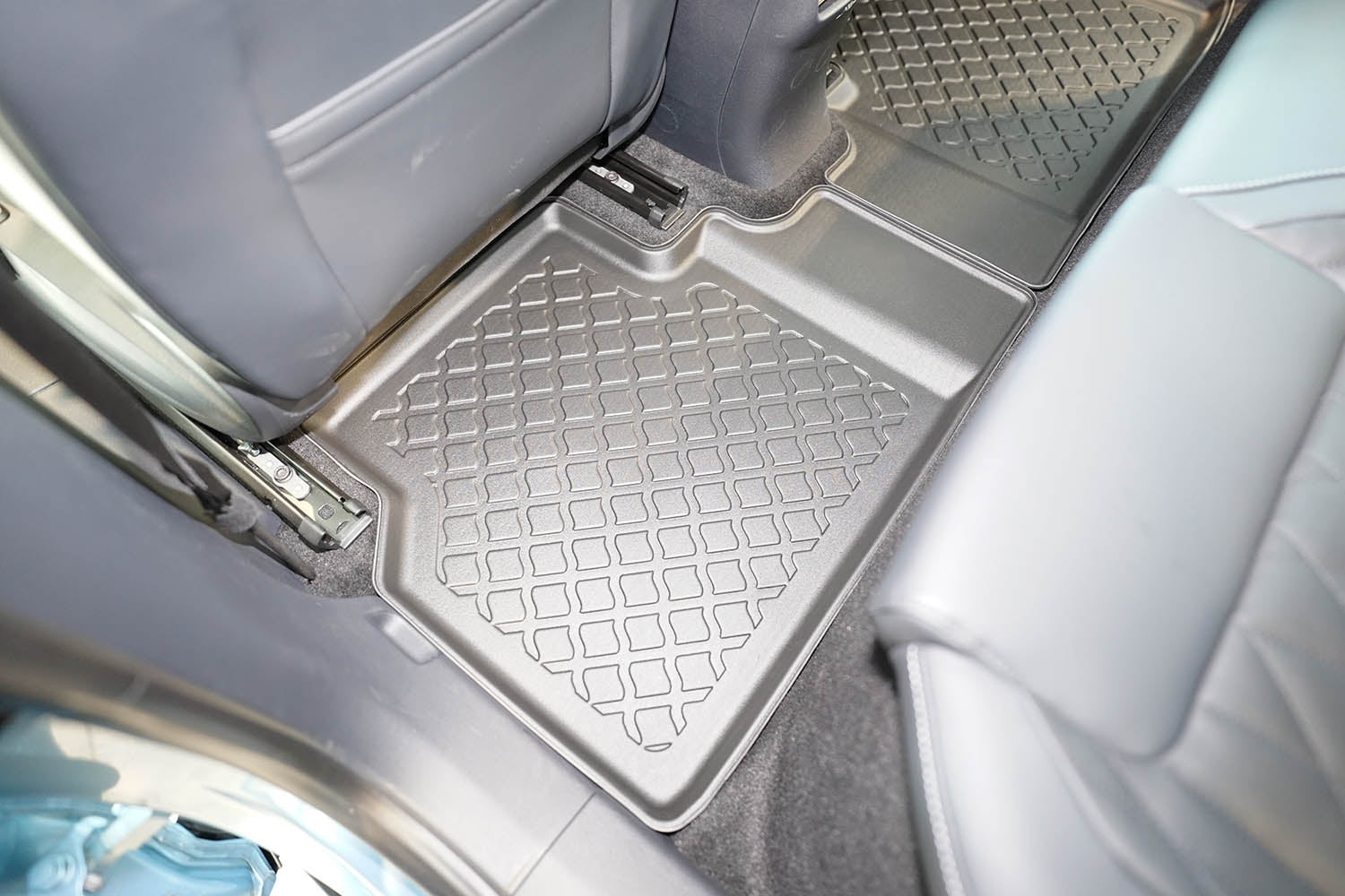 Covorase auto tip tavita Ford Explorer VI EV fabricatie 06.2024 - prezent, caroserie suv #1 - Auto Alorria