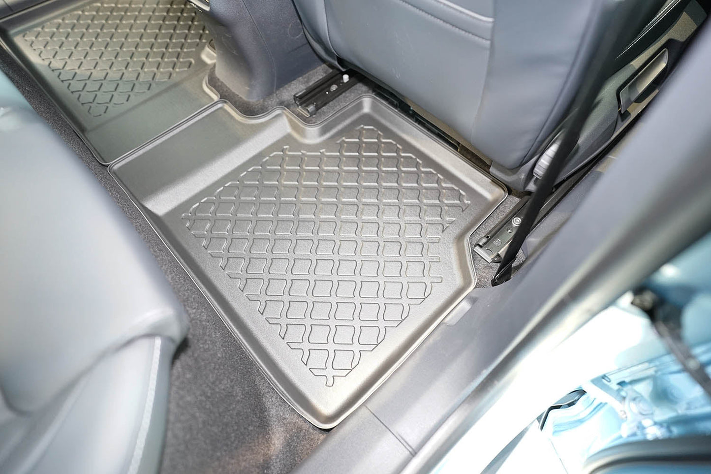 Covorase auto tip tavita Ford Explorer VI EV fabricatie 06.2024 - prezent, caroserie suv #1 - Auto Alorria