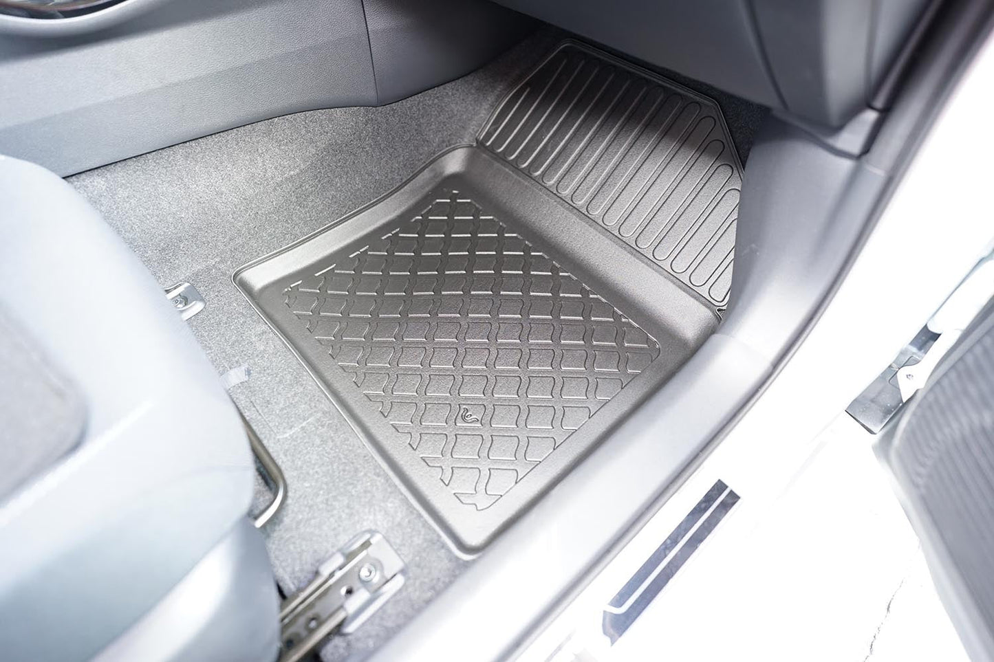 Covorase auto tip tavita Toyota Prius V PHEV fabricatie 07.2023 - prezent, caroserie hatchback #2 - Auto Alorria