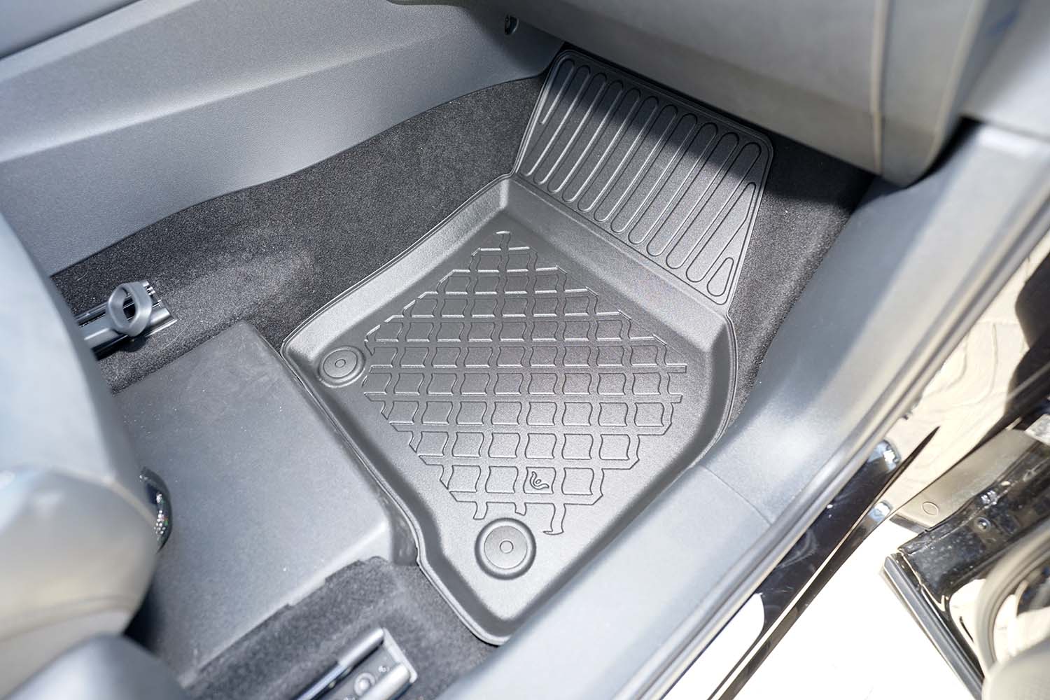 Covorase auto tip tavita Volkswagen Tayron fabricatie 03.2025 - prezent, caroserie suv, 5-7 locuri, fara rand 3 #1 - Auto Alorria