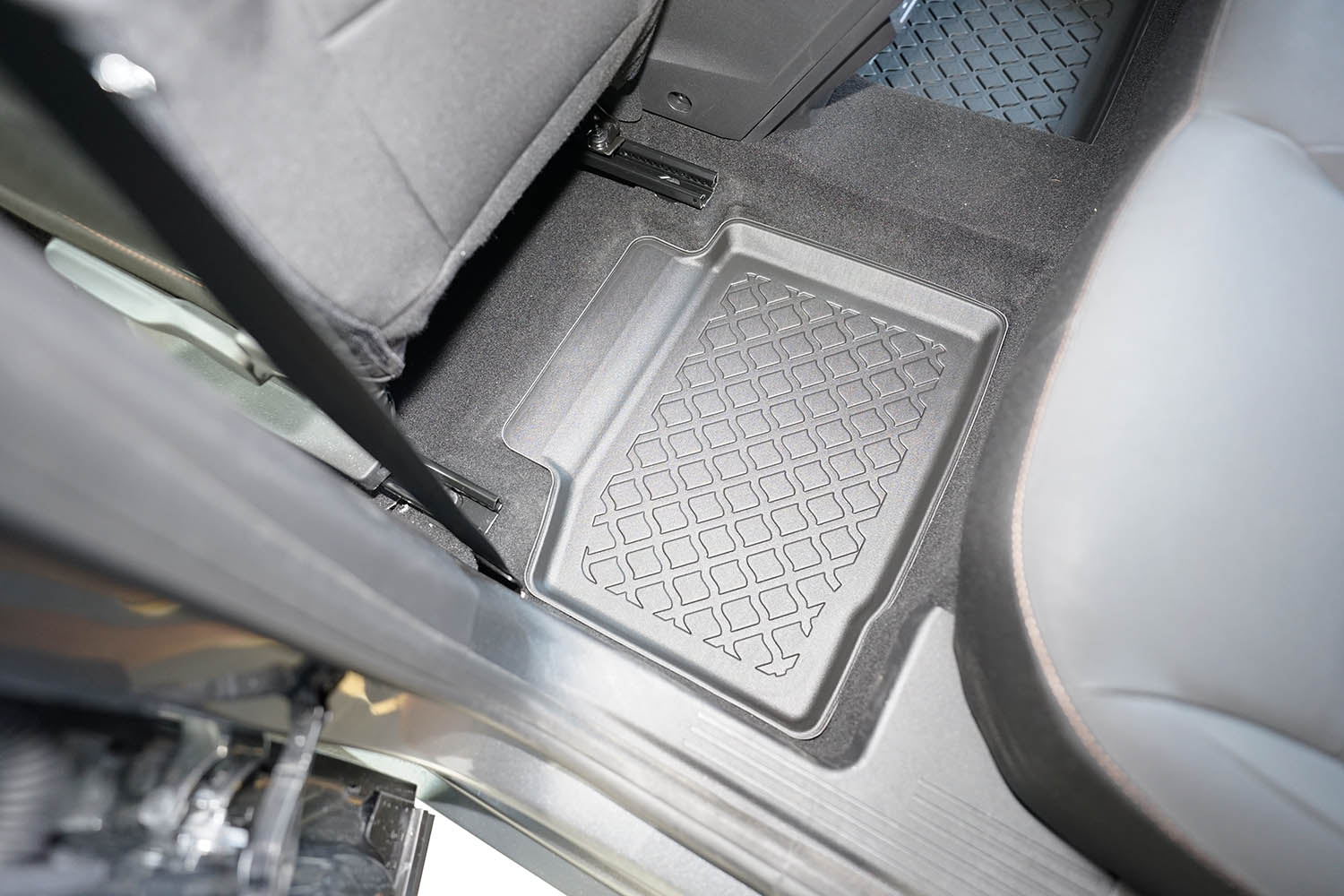 Covorase auto tip tavita Dacia Bigster Hybrid fabricatie 03.2025 - prezent, caroserie suv, nu corespunde pentru mHEV #1 - Auto Alorria