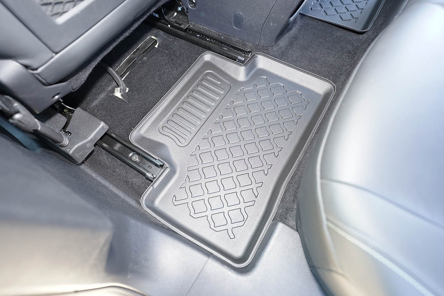 Covorase auto tip tavita Peugeot e-3008 fabricatie 04.2024 - prezent, caroserie suv #1 - Auto Alorria