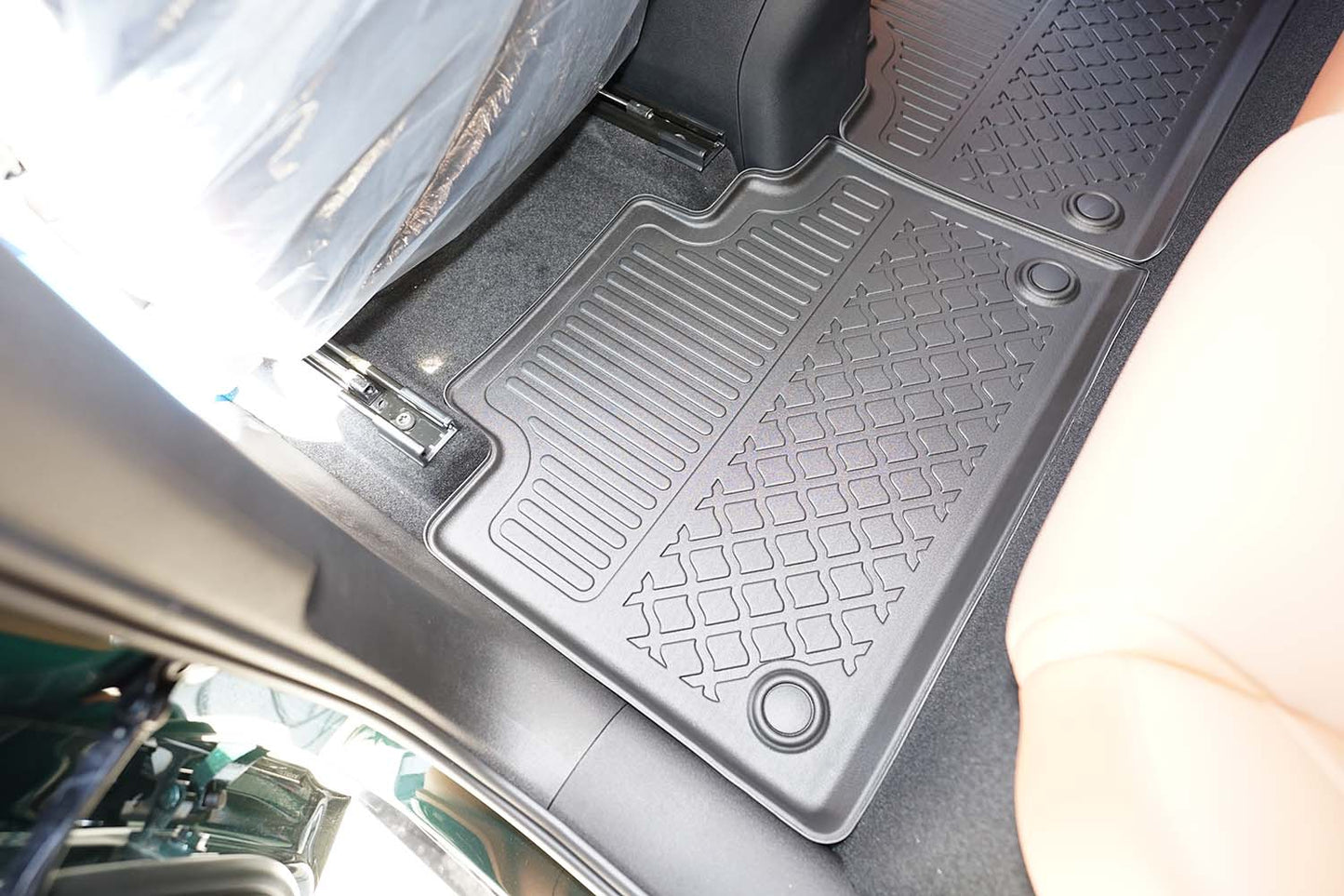 Covorase auto tip tavita Leapmotor C10 REEV (Hybrid) fabricatie 03.2025 - prezent, caroserie suv #1 - Auto Alorria