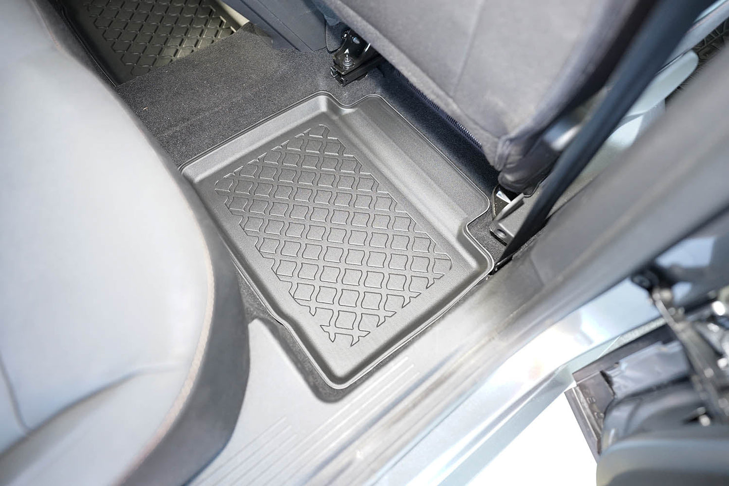 Covorase auto tip tavita Dacia Bigster Hybrid fabricatie 03.2025 - prezent, caroserie suv, nu corespunde pentru mHEV #1 - Auto Alorria