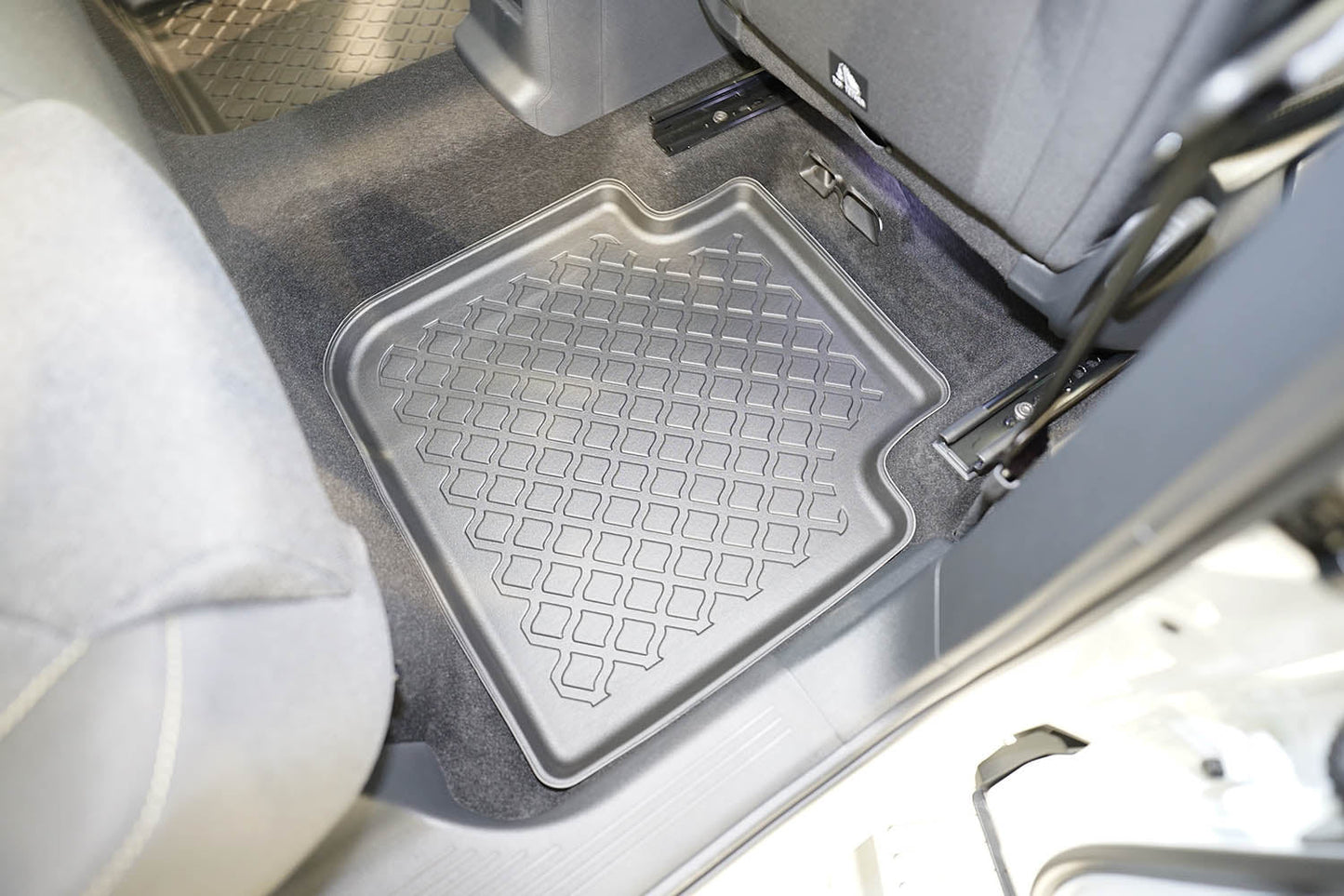 Covorase auto tip tavita Volkswagen Tayron fabricatie 03.2025 - prezent, caroserie suv, 5-7 locuri, fara rand 3 #1 - Auto Alorria