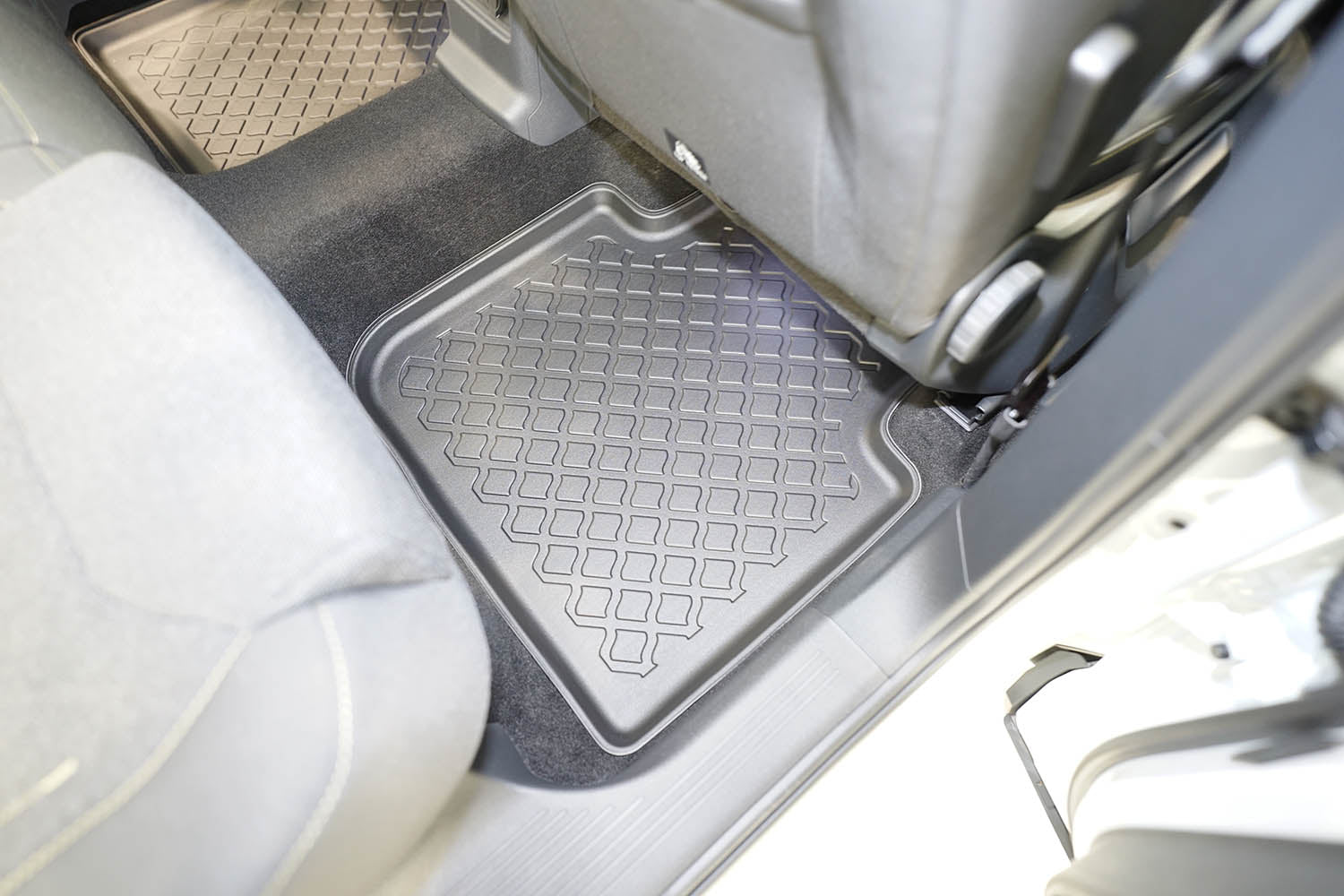 Covorase auto tip tavita Volkswagen Tayron fabricatie 03.2025 - prezent, caroserie suv, 5-7 locuri, fara rand 3 #1 - Auto Alorria