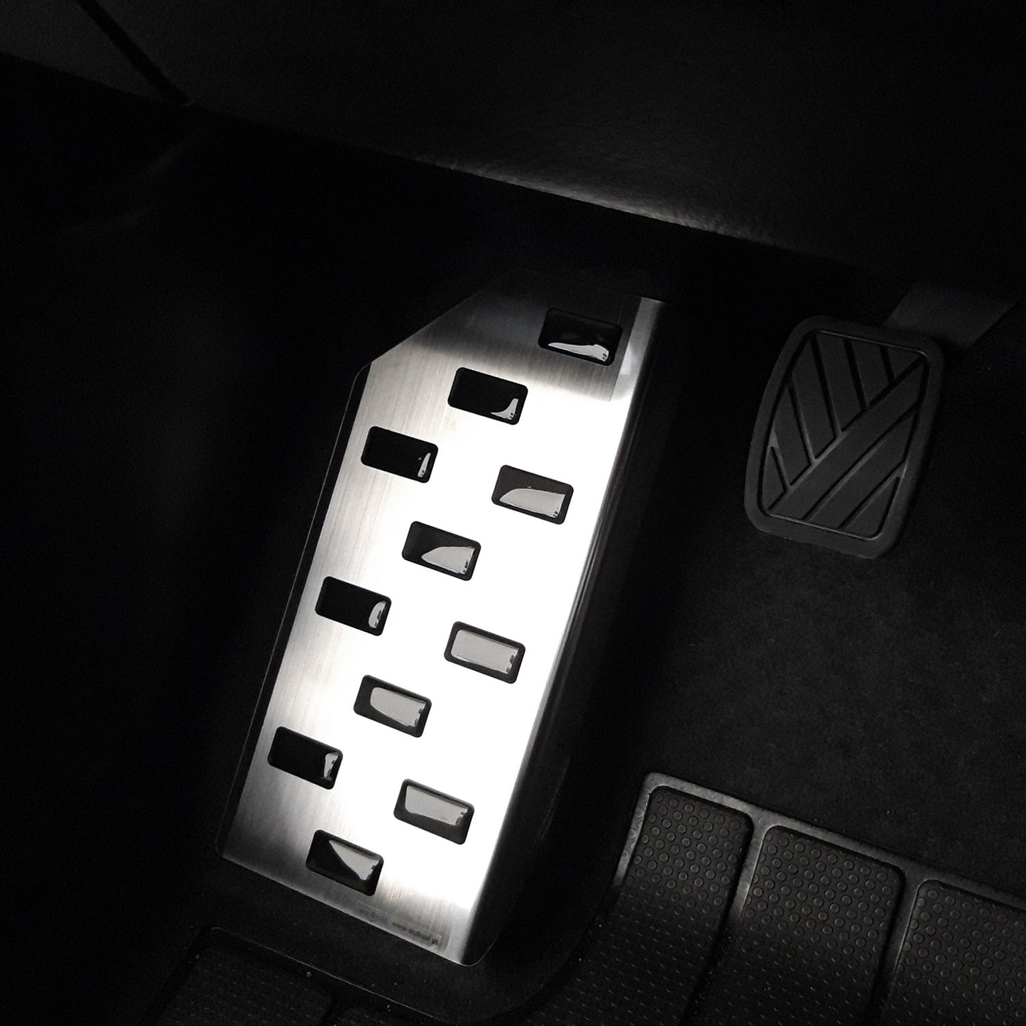 Suport protectie repaus picior inox Mitsubishi Outlander III, an fabricatie 09.2012 - prezent, caroserie suv