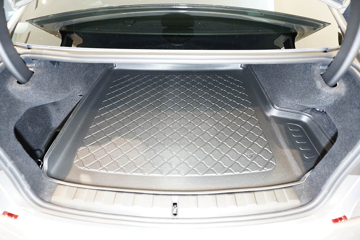 Tavita portbagaj BMW Seria 3 G20 PHEV fabricatie 07.2019 - prezent, caroserie sedan, portbagaj superior, podea variabila in pozitie superioara #1